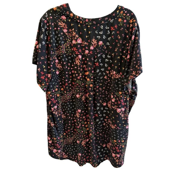 Torrid Harper Black Floral Print Blouse Womens Size 4 Flowy Fit Short Sleeve - Picture 3 of 7